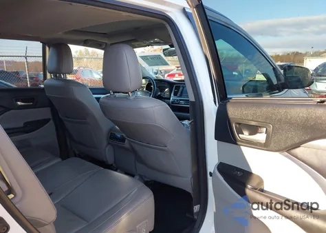 2018 Toyota Highlander Xle from USA, damaged, VIN 5TDJZRFH0JS909009